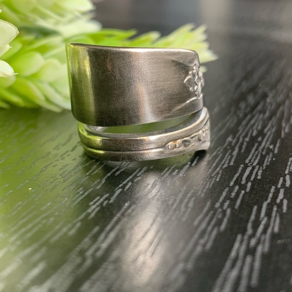 Spoon Ring Vintage Floral Silver Plate Hippie Jewelry Wide Band Spiral W… - Picture 5 of 8